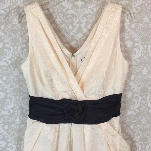 {Corey P.}Size 10 Cream Jacquard Dress - Picture 2 of 6